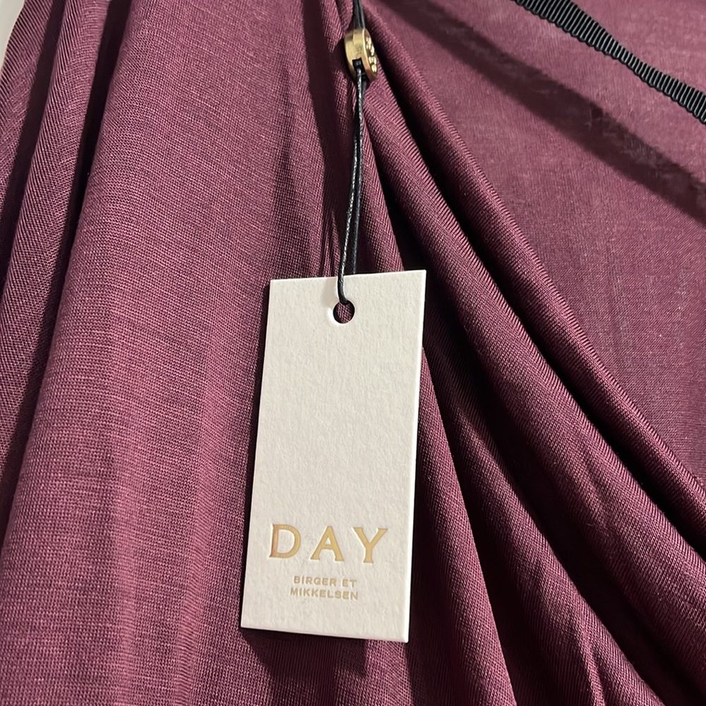 Burgundy Black Floral Top - Picture 7 of 9